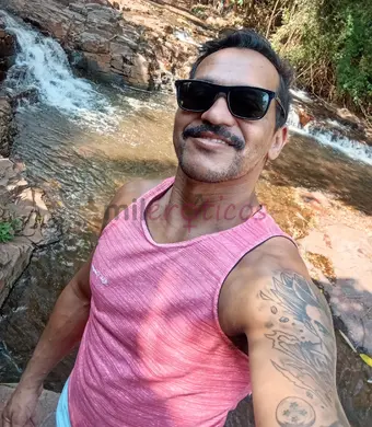 Cara alegre de bem com a vida gente boa que vai te proporcionar momentos de prazer versatil passivo topo tudo na cama sempre com respeito ao cliente s...