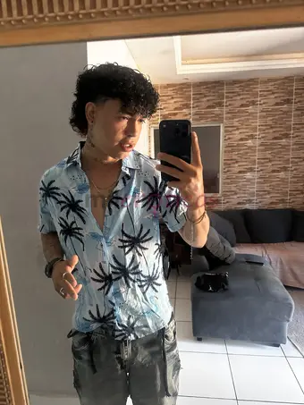 Ola prazer em conhece lo sou colombiano amigavel respeitoso e discreto estou aqui se voce estiver procurando por amigos e companhia acompanhanteola es...