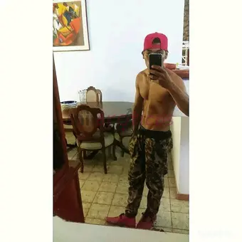 Hombre activo soy super agradable me gusta el sexo intenso soy de mente abierta mi verga es grande y gruesa te encargo mucho el higene para que todo s...
