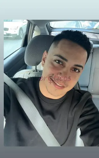 Soy un parcero amable y conversador muy travieso y caliente ganoso estoy dispuesto a cumplir tus fantasias con mucha pasion y lujuria soy un hombre se...